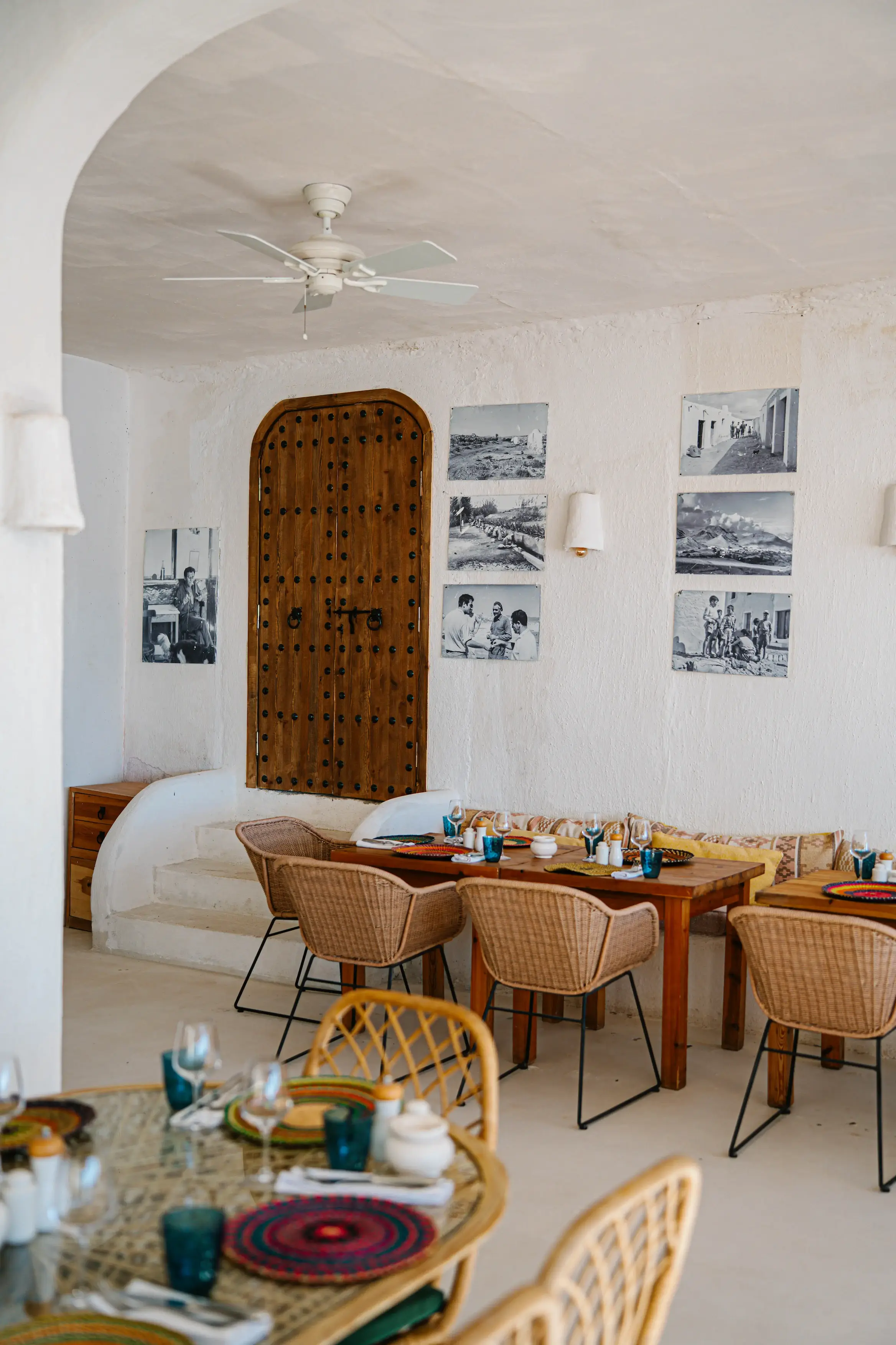 Détente au bord de la piscine de luxe de Casa Lalla Takerkoust avec une ambiance exclusive de day club d'Ibiza